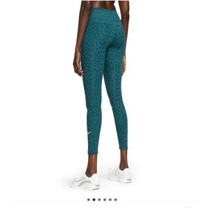 Women's Nike Dri-FIT One Printed Midrise Leggings‎ cheetah print small